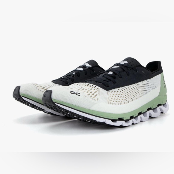 On Running Shoes - ON Cloud Cloudboom Road Running Shoe in Size 9.5 New